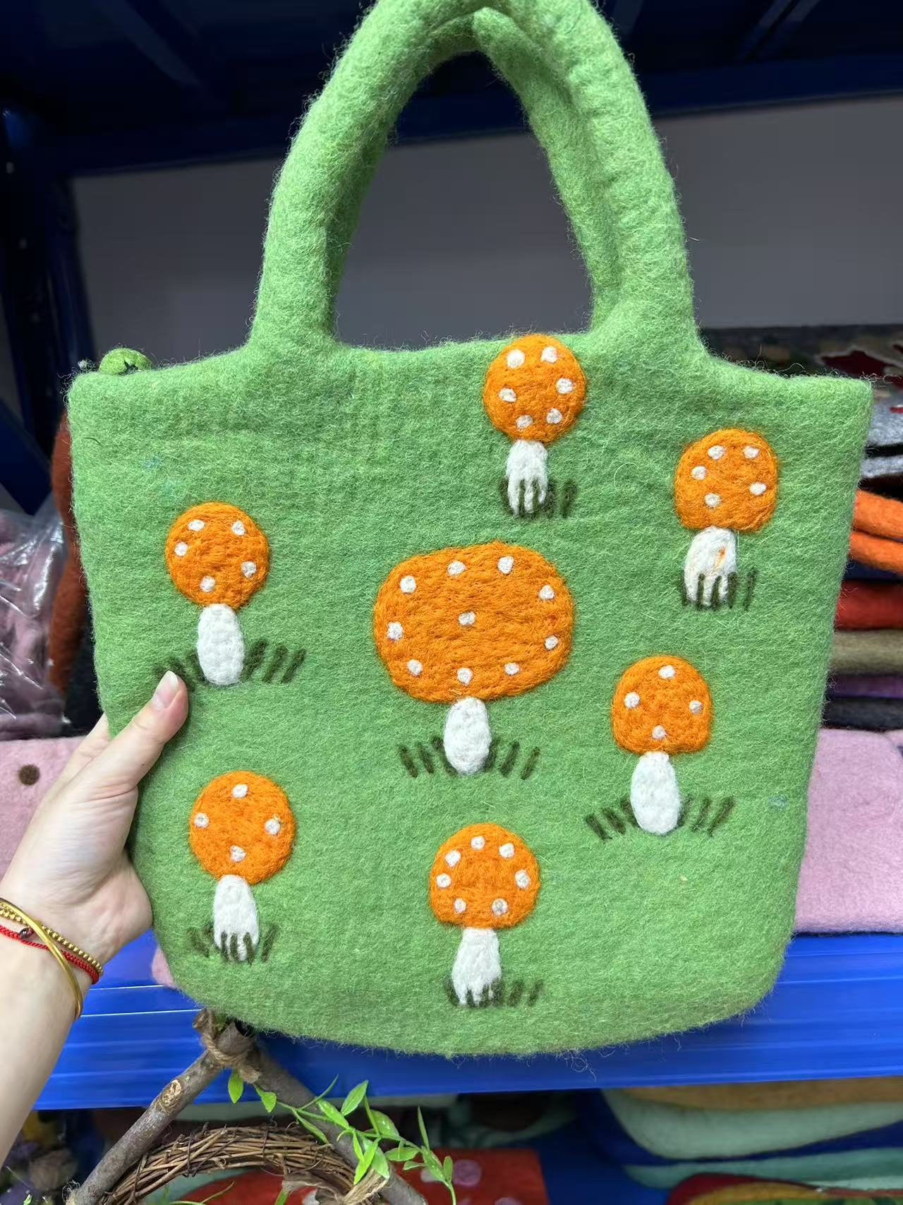 Felt Fabulous Tote - WeDesignWool