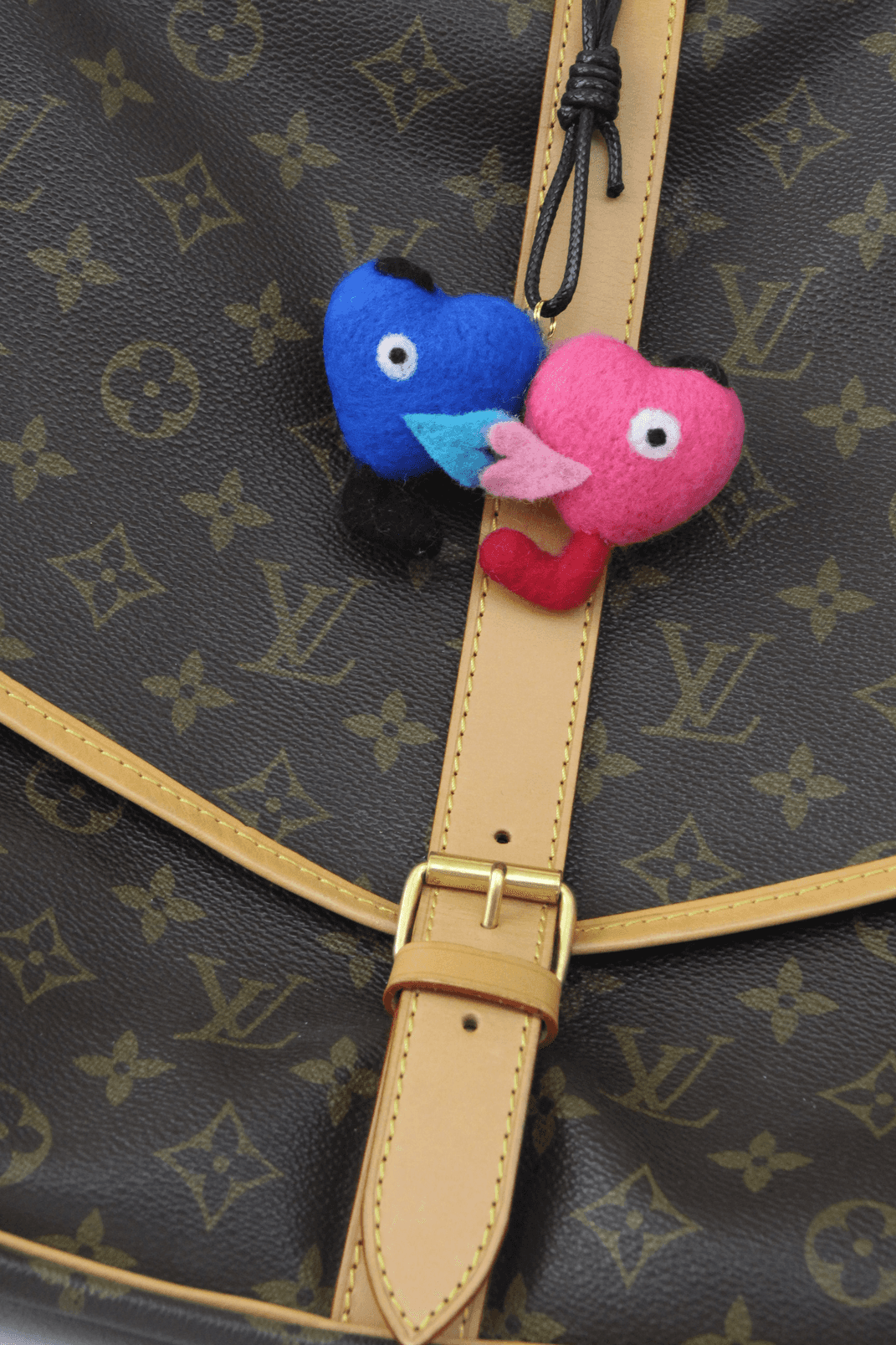 Sweethearts Felt Kiss Charm ππ - WeDesignWool