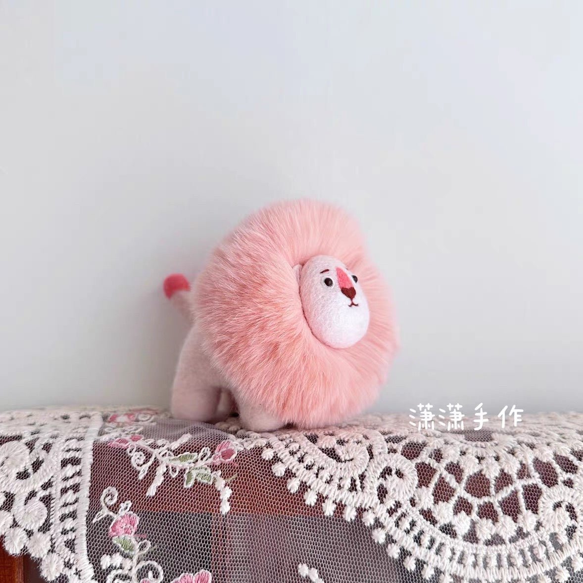 Handmade Pink Felt Lion Figurine 🌸🦁 - WeDesignWool